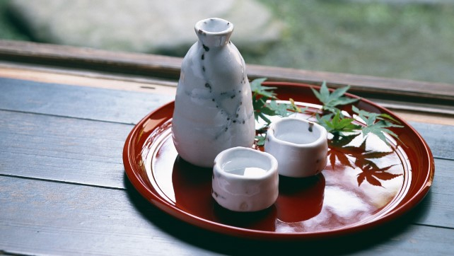 Cách thưởng thức rượu Sake Nhật Bản đúng chuẩn không phải ai cũng biết