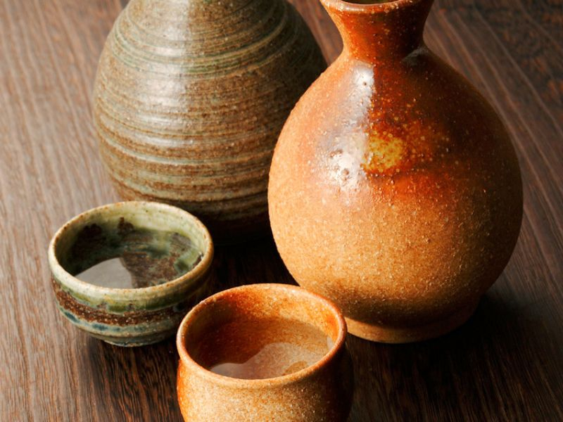 Phụ kiện Sake không thể thiếu trong văn hóa thưởng rượu Nhật Bản