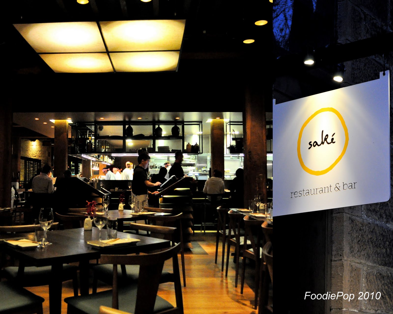 rượu sake tại c&aacute;c qu&aacute;n bar