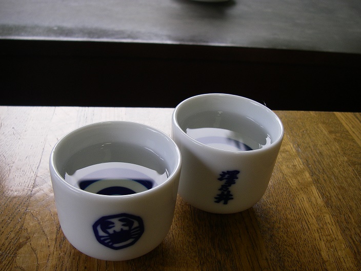 Phụ kiện rượu Sake - yếu tố kh&ocirc;ng thể thiếu của quốc tửu Nhật Bản