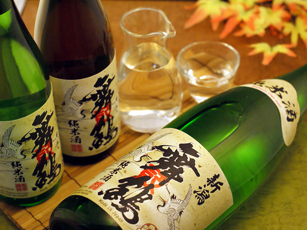 Tại sao rượu sake lại sử dụng vàng? Có ảnh hưởng tới sức khỏe không?